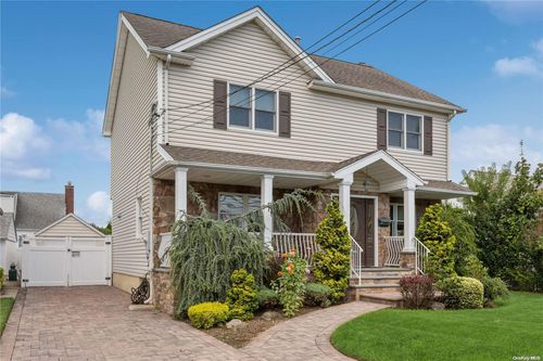 161 Roxbury Rd S, Garden City South, NY, 11530-5513 | Card Image