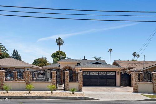 7422 Orion Ave, Van Nuys, CA, 91406-3318 | Card Image