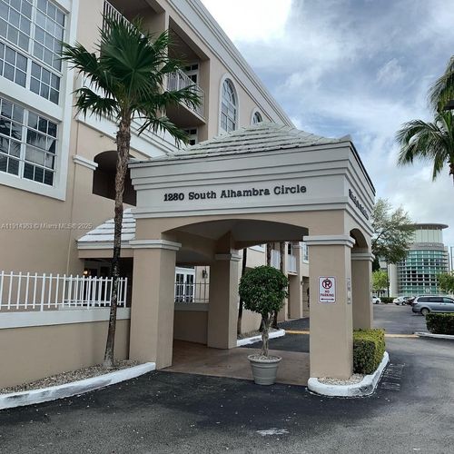 apt-1201-1280 S Alhambra Cir, Coral Gables, FL, 33146-3161 | Card Image