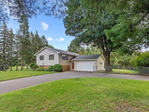 3736 Centerville Rd, Vadnais Heights, MN, 55127-7124 | Card Image