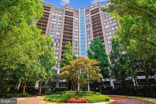 217-10101 Grosvenor Pl, ROCKVILLE, MD, 20852-4670 | Card Image