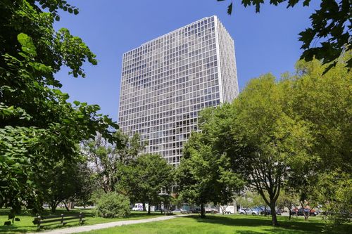 2305-330 W Diversey Pkwy, Chicago, IL, 60657-6204 | Card Image