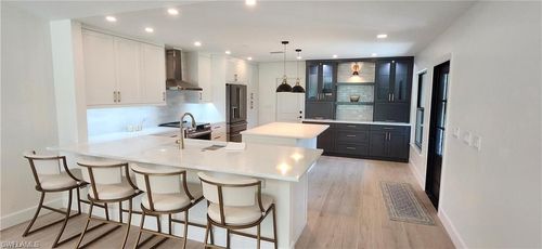 22-662 Kings Way, NAPLES, FL, 34104-7702 | Card Image