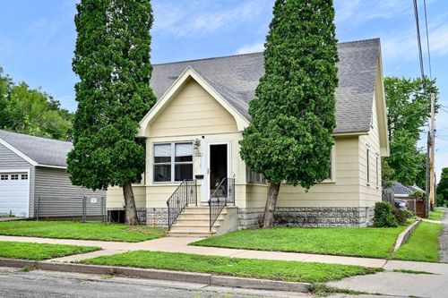460 Kansas St, Winona, MN, 55987-3832 | Card Image