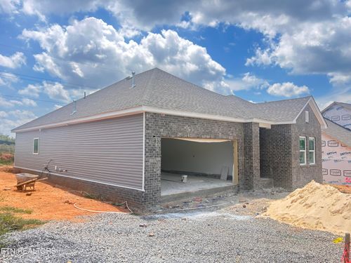 117 Thuja Tree Ln, Lenoir City, TN, 37771-5801 | Card Image