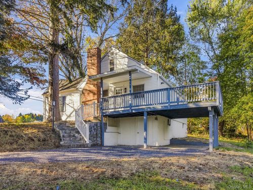 30 Smith Rd, Pleasant Valley, NY, 12569-6907 | Card Image