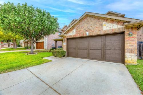 2409 Creek Villas Dr, Bedford, TX, 76022-6118 | Card Image