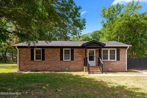 550 Saint David St, Grifton, NC, 28530-8843 | Card Image