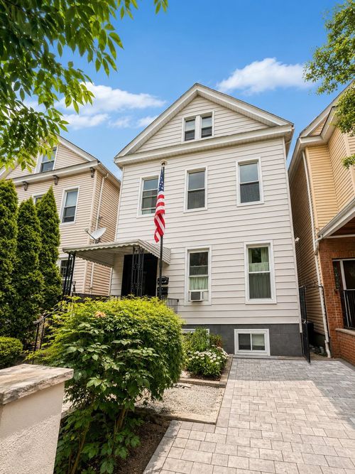 2-206 Dodd St, Weehawken, NJ, 07086-5682 | Card Image
