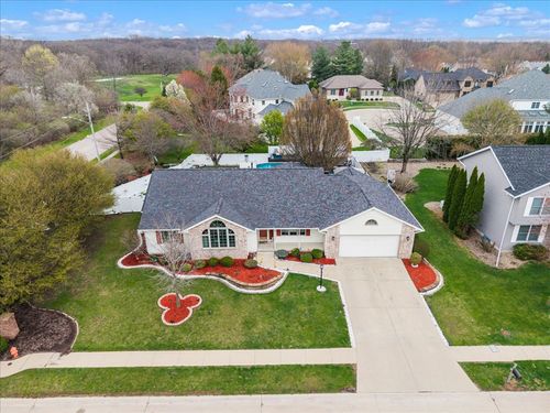 3402 76th St, Moline, IL, 61265-8055 | Card Image