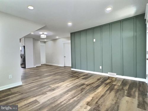 214 Parkwood Rd, DUNDALK, MD, 21222-2327 | Card Image