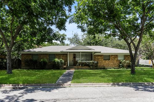 613 E University Ave, Waxahachie, TX, 75165-1741 | Card Image