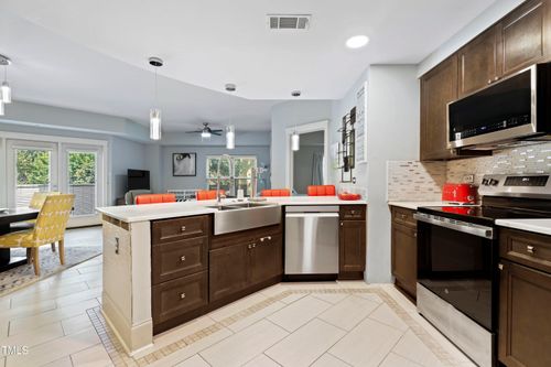 apt-219-222 Glenwood Ave, Raleigh, NC, 27603-1480 | Card Image
