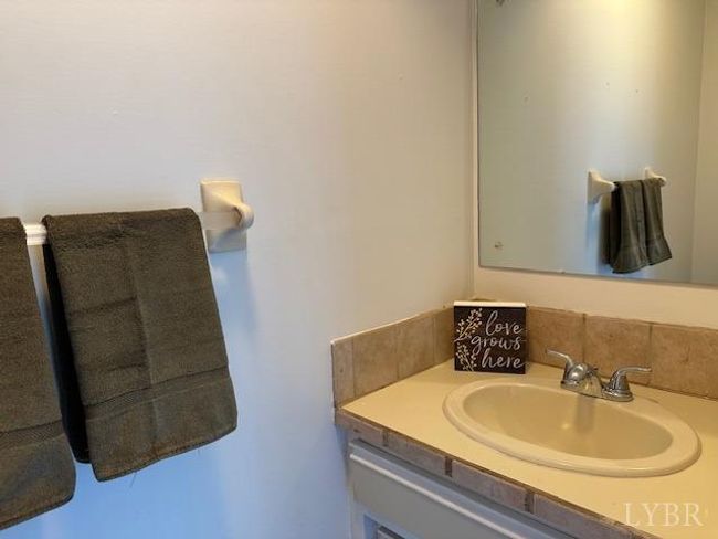 202 Rustwood Ct, Townhouse with 3 bedrooms, 2 bathrooms and null parking in Rustburg VA | Image 17