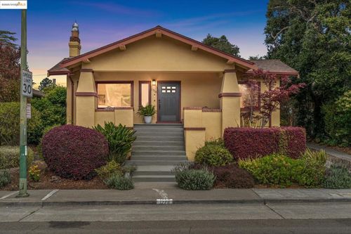 1778 Pleasant Valley Ave, Oakland, CA, 94611-4242 | Card Image
