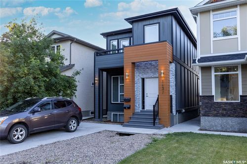 1037 7th St E, Saskatoon, SK, S7H0Y7 | Card Image