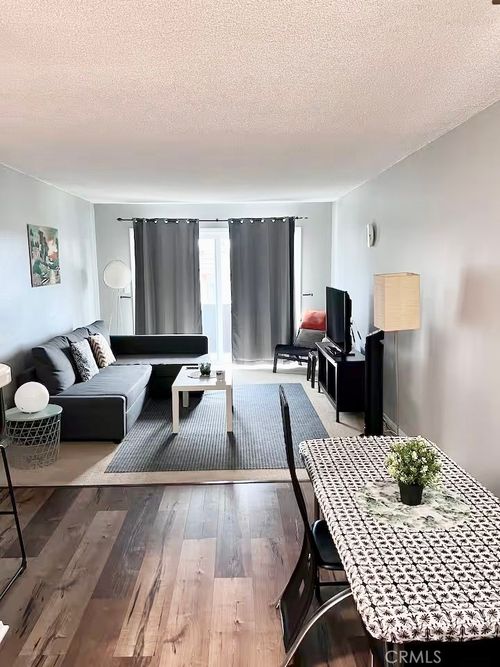 343-5585 E Pacific Coast Hwy, Long Beach, CA, 90806-6238 | Card Image