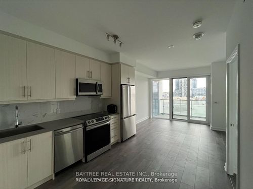 409-95 Oneida Cres, Richmond Hill, ON, L4B0H5 | Card Image
