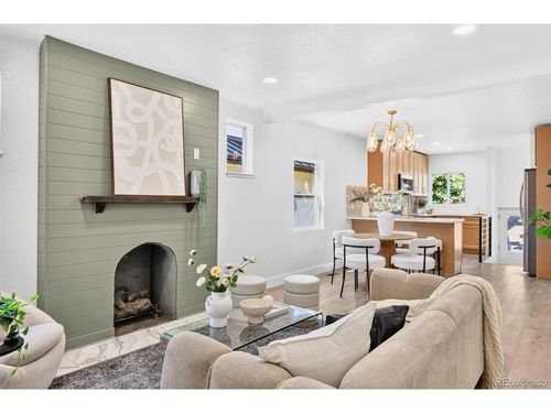 2661 N Glencoe St, Denver, CO, 80207-3251 | Card Image