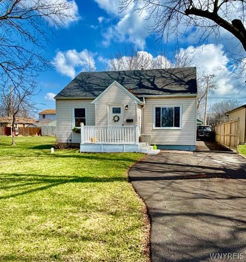 39 Manser Dr, Amherst, NY, 14226-1412 | Card Image