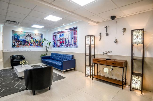 APT-601 - 4164 Inverrary Dr, Condo with 2 bedrooms, 2 bathrooms and null parking in Lauderhill FL | Image 43