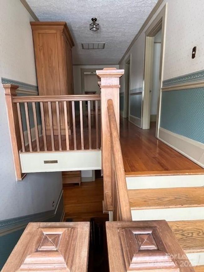 Second level stairs | Image 15