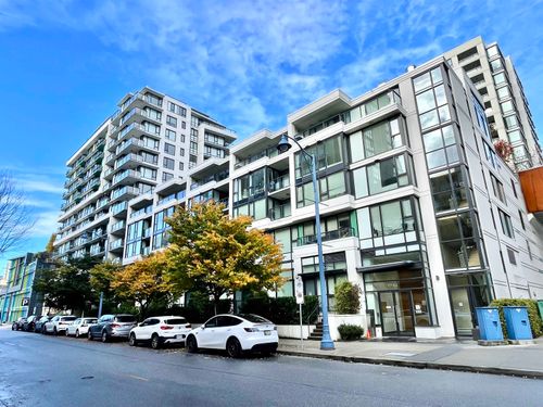 {{alt}} | Card Image