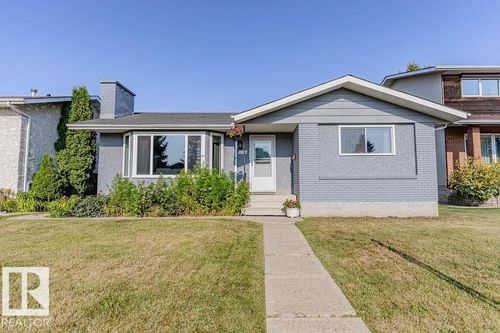 8542 10 Ave Nw, Edmonton, AB, T6K1X1 | Card Image