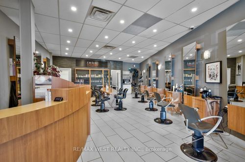 7a-1065 Davis Dr, Newmarket, ON, L3Y2R9 | Card Image
