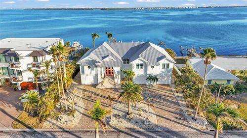 635 Key Royale Dr, HOLMES BEACH, FL, 34217-1237 | Card Image