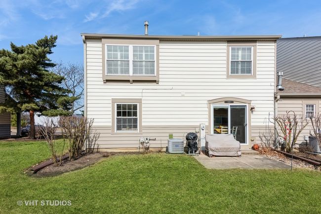 1351 Woodlake Dr, Townhouse with 2 bedrooms, 2 bathrooms and 1 parking in Carol Stream IL | Image 19