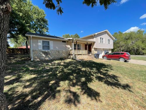 318 E 11th Ave, El Dorado, KS, 67042-4317 | Card Image