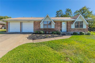 10814 Rick Drive, House other with 3 bedrooms, 2 bathrooms and 2 parking in Woodway TX | Image 1