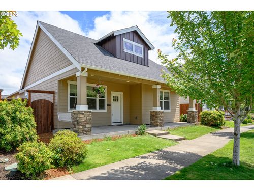 3622 Ne Hembree St, Mcminnville, OR, 97128-9230 | Card Image