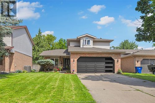 15 Turquoise Crt, Chatham, ON, N7M6G8 | Card Image