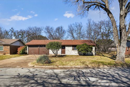 404 Nathan St, Burleson, TX, 76028-5909 | Card Image