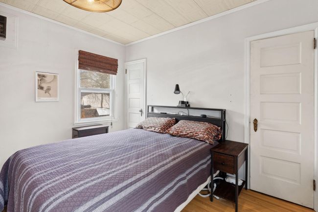 Main floor primary bedroom | Image 8
