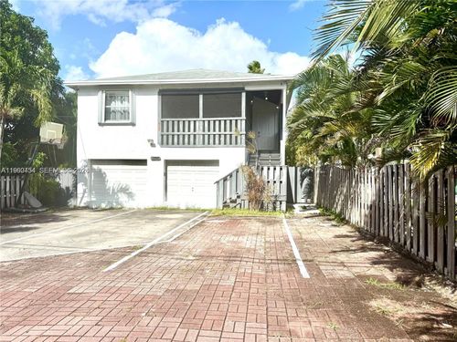 1531 Ne 35th St, Oakland Park, FL, 33334-5365 | Card Image