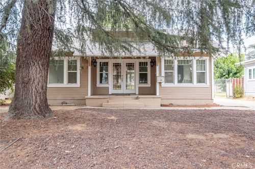 809 E Colton, Redlands, CA, 92374 | Card Image