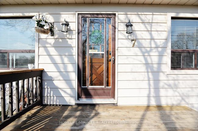 7 Sophia St, House other with 3 bedrooms, 2 bathrooms and 4 parking in Brampton ON | Image 8