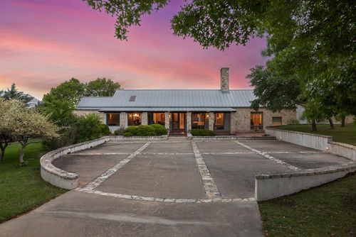 2320 Summit Frst, Fredericksburg, TX, 78624-6895 | Card Image