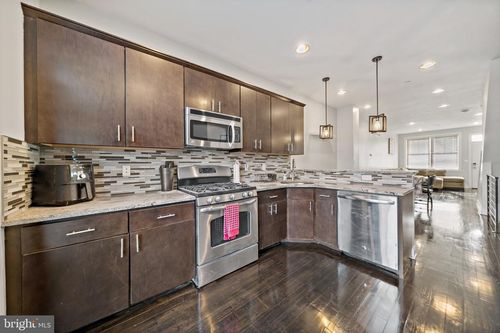 1517 Latona St, PHILADELPHIA, PA, 19146-3126 | Card Image