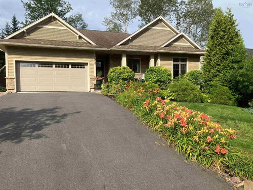 39 Dalhousie Ave, Kentville, NS, B4N5E5 | Card Image