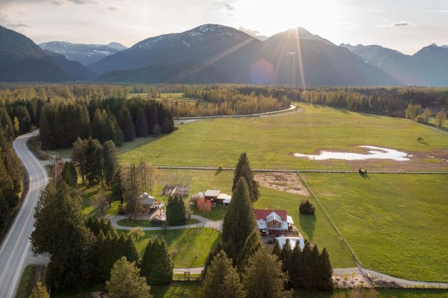1865 Highway 99, House other with 3 bedrooms, 2 bathrooms and 10 parking in Pemberton BC | Image 1