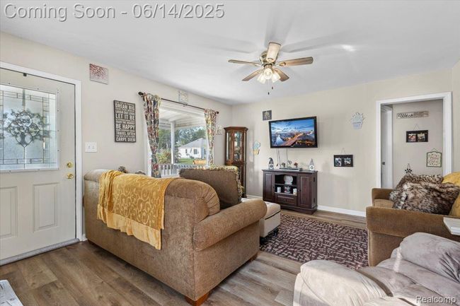 Living Room 2.jpg | Image 9