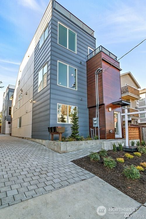 b-9515 8th Ave Nw, Seattle, WA, 98117-2204 | Card Image