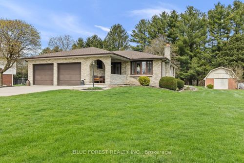 2362 Slo Pitch Rd, Putnam, ON, N0L2B0 | Card Image