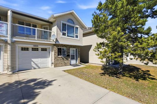 4823 45 Ave, Innisfail, AB, T4G1P3 | Card Image