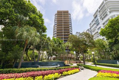 1506 - 10175 Collins Ave, Condo with 2 bedrooms, 2 bathrooms and null parking in Bal Harbour FL | Image 1