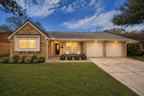 4415 Grass Valley St, Houston, TX, 77018-1024 | Card Image